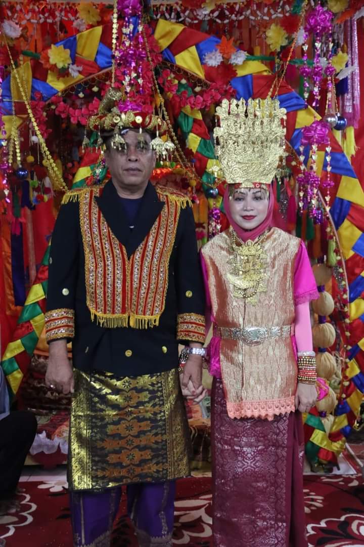 Bupati Mandailing Natal dan Istri Dinobatkan Ninik Mamak Nan Gadang Basa Batuah