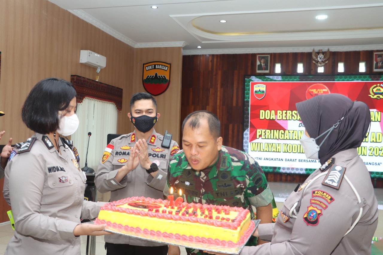 Hari Juang TNI AD ke 76, Kapolres Tapsel beri Surprise kepada Dandim 0212/TS