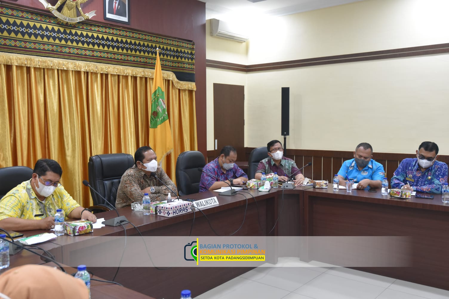 Walikota Padangsidimpuan Irsan Efendi Nasution SH mengikuti Rakornas TPAKD secara virtual