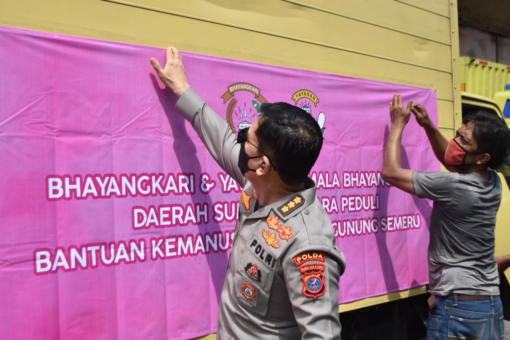 Peduli Kemanusiaan, Kapolda Sumut Kirim Bantuan Logistik Kepada Korban Erupsi Gunung Semeru