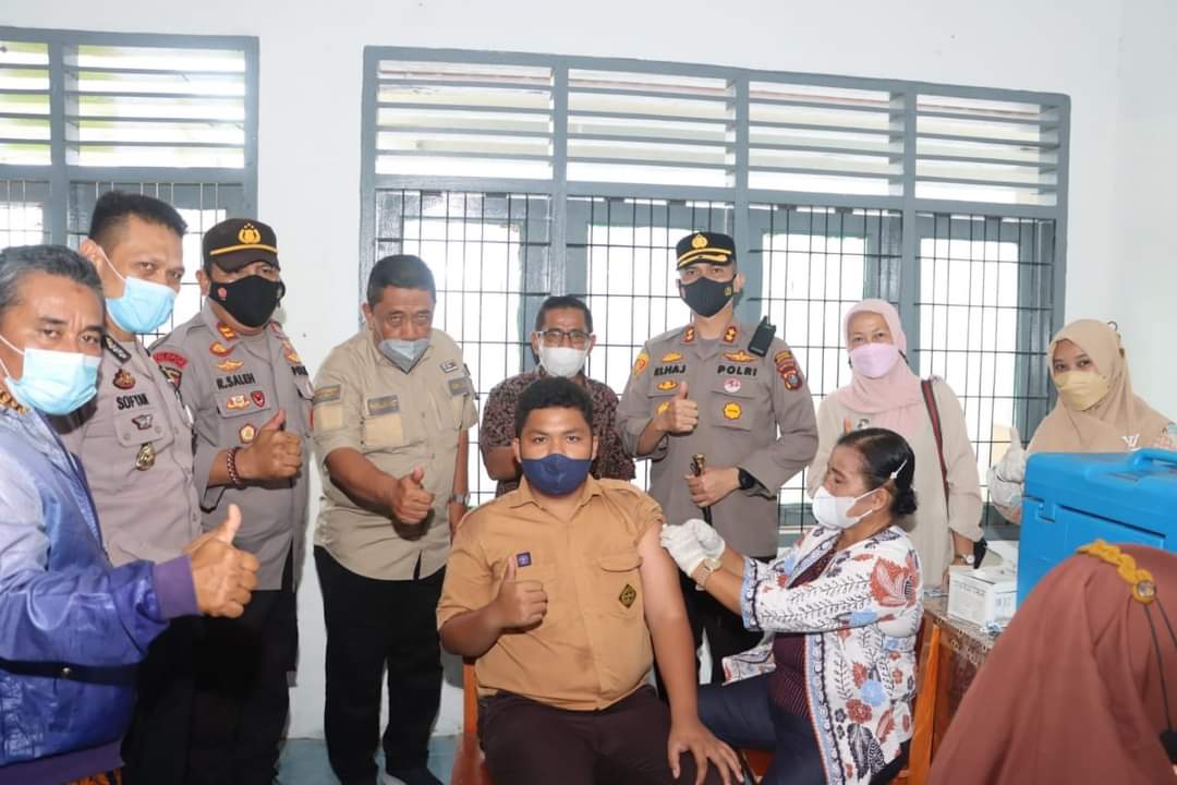 Laksanakan Patroli Mobile, Kapolres Tapsel Pantau Giat Vaksinasi di Seputaran Kecamatan Batang Angkola