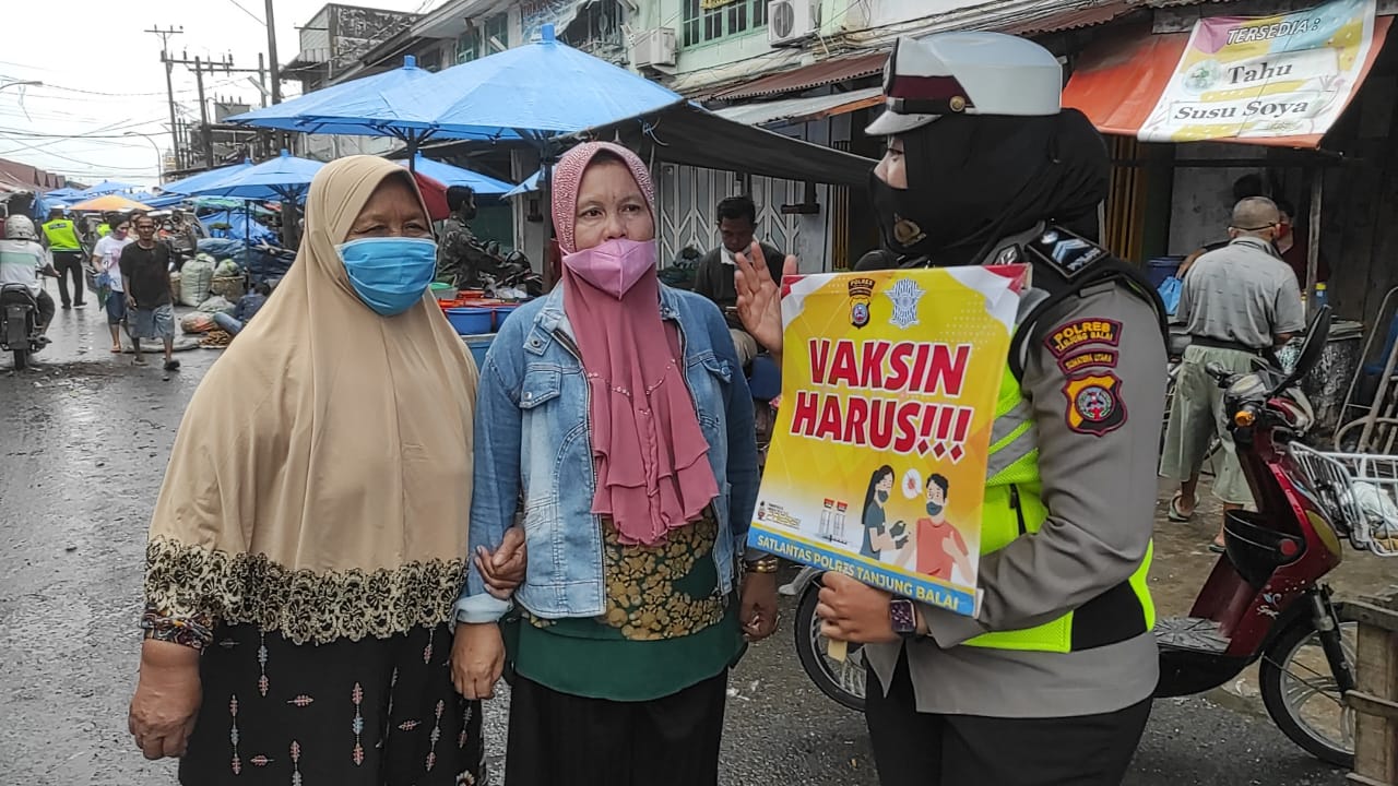 Menambah Imun Tubuh, Sat Lantas Polres Tanjung Balai Himbau Warga Laksanakan Vaksin