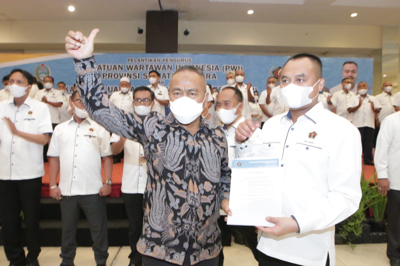 Luar Biasa, Empat Jenderal Hadiri Pelantikan PWI Sumut 2021-2026, Ketum Atal S Depari : Sumut Tuan Rumah HPN 2023, Gubsu: Kita Dukung