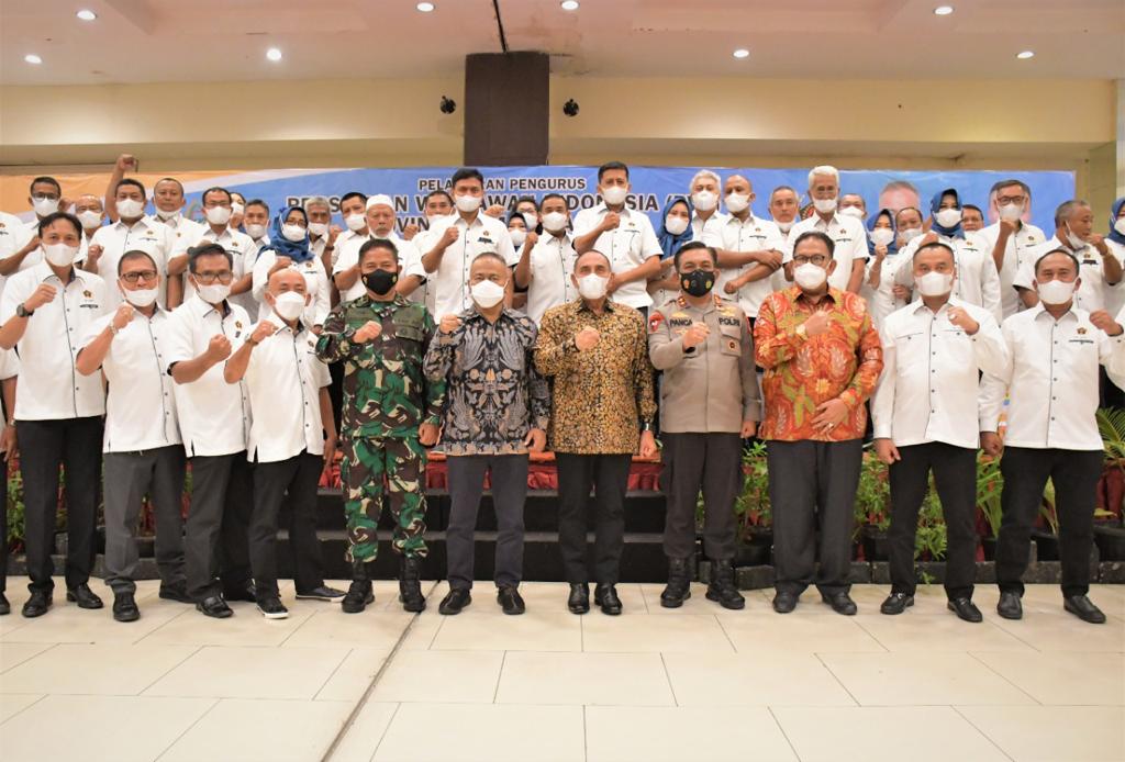Hadiri Pelantikan PWI Sumut dan IKWI Sumut Priode 2021-2026, Pangdam I/BB Mayjen : Jadilah Penyejuk dan Ciptakan SDM Profesional