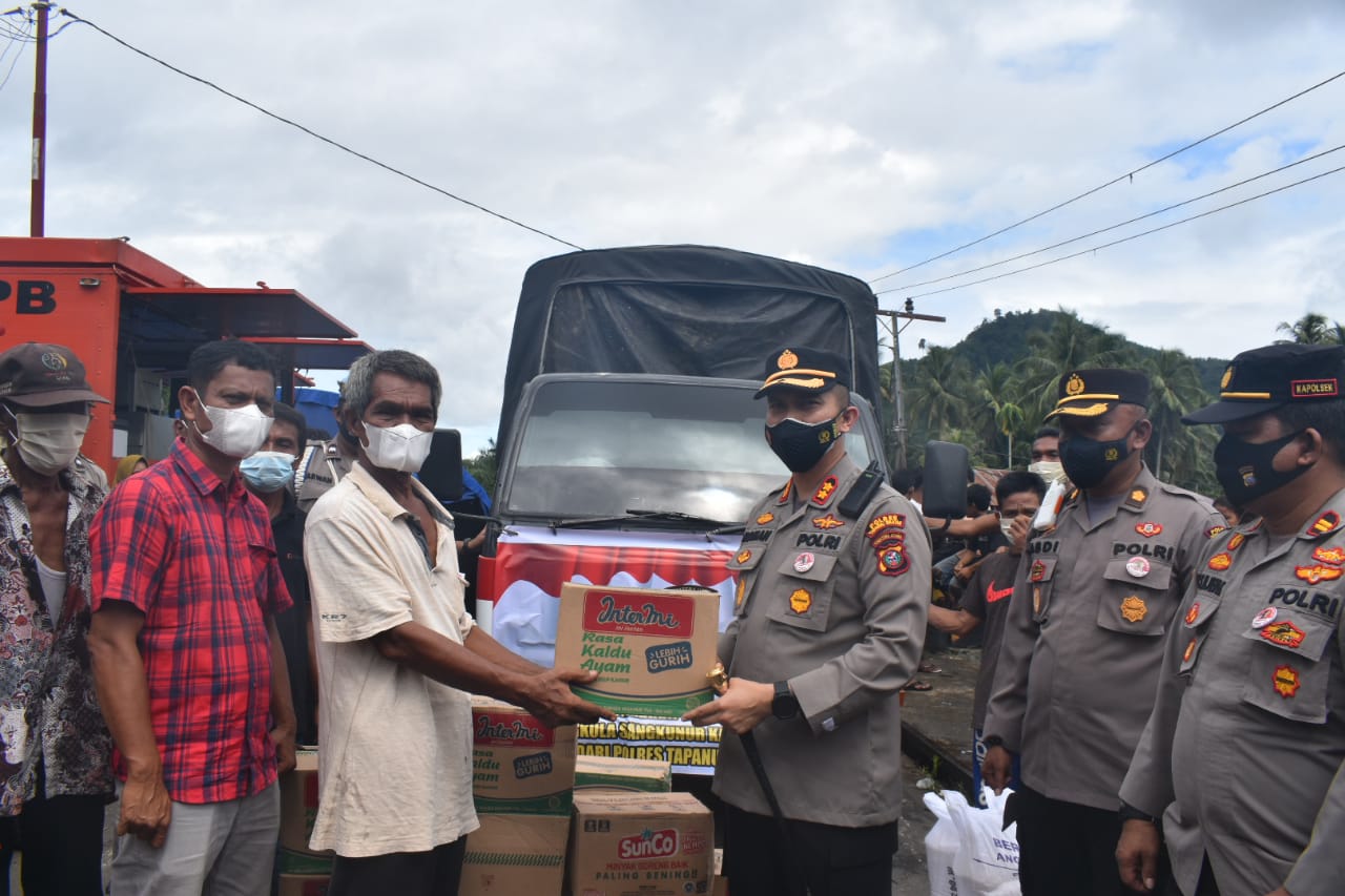 KAPOLRES TAPSEL MEMBERIKAN BANTUAN, WUJUD KEPEDULIAN KEPADA MASYARAKAT