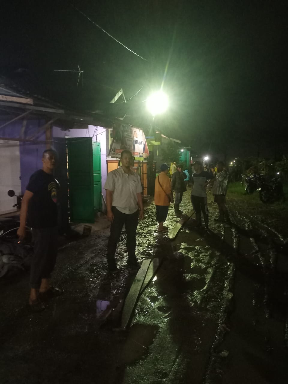 Masyarakat Gang Makmur Apresiasi Pembangunan Jalan Rabat Beton