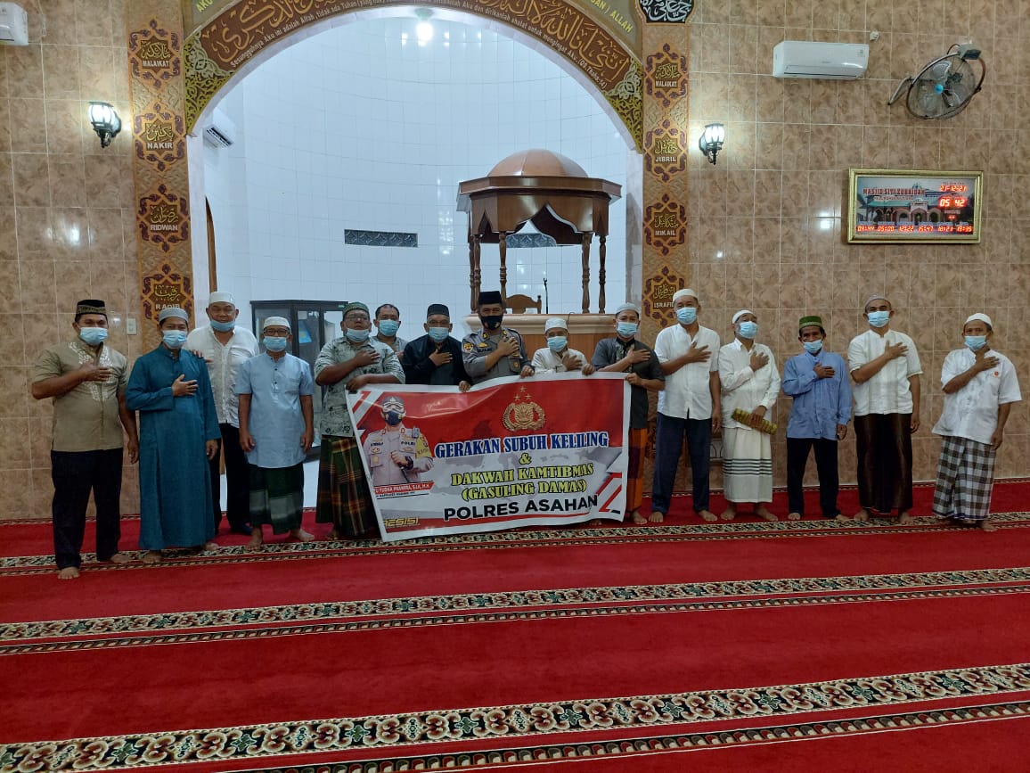 Polisi Hadir Ditengah Masyarakat, Personil Polres Asahan Gasuling Damas di Masjid