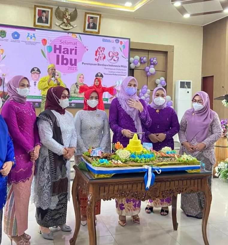 Peringatan Hari Ibu Nasional, Wakil Bupati dan Ketua TPK Labuhanbatu Dijamu Sebagai Tamu Kehormatan Oleh Pemkab Labura