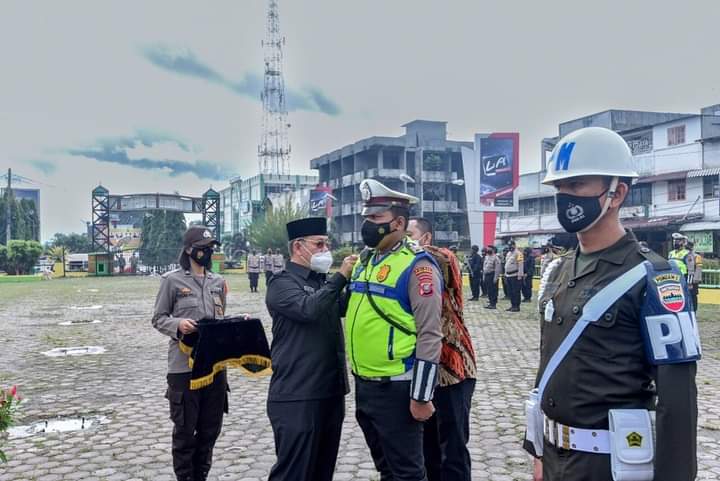 Wakil Walikota  Arwin Siregar Irup  apel gelar pasukan Operasi Lilin Toba 2021