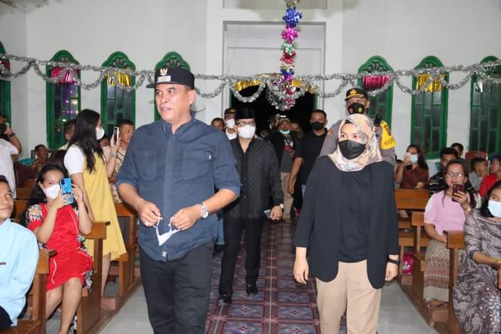 Umat Kristiani Madina Bersuka cita Muspida Madina Hadiri Perayaan Malam Natal