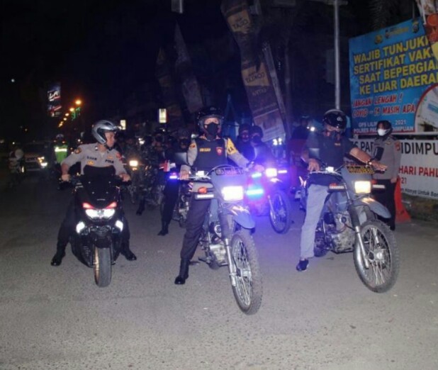 KAPOLRES SIDIMPUAN PATROLI SKALA BESAR DI MALAM NATAL