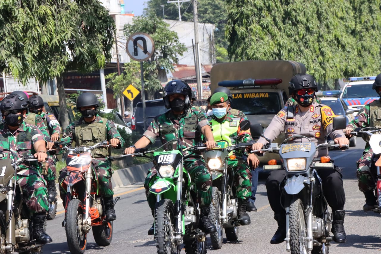 Patroli Gabungan  Sekala Besar  Utamakan Rasa Aman Dan Nyaman Bagi Masyarakat Merayakan Natal