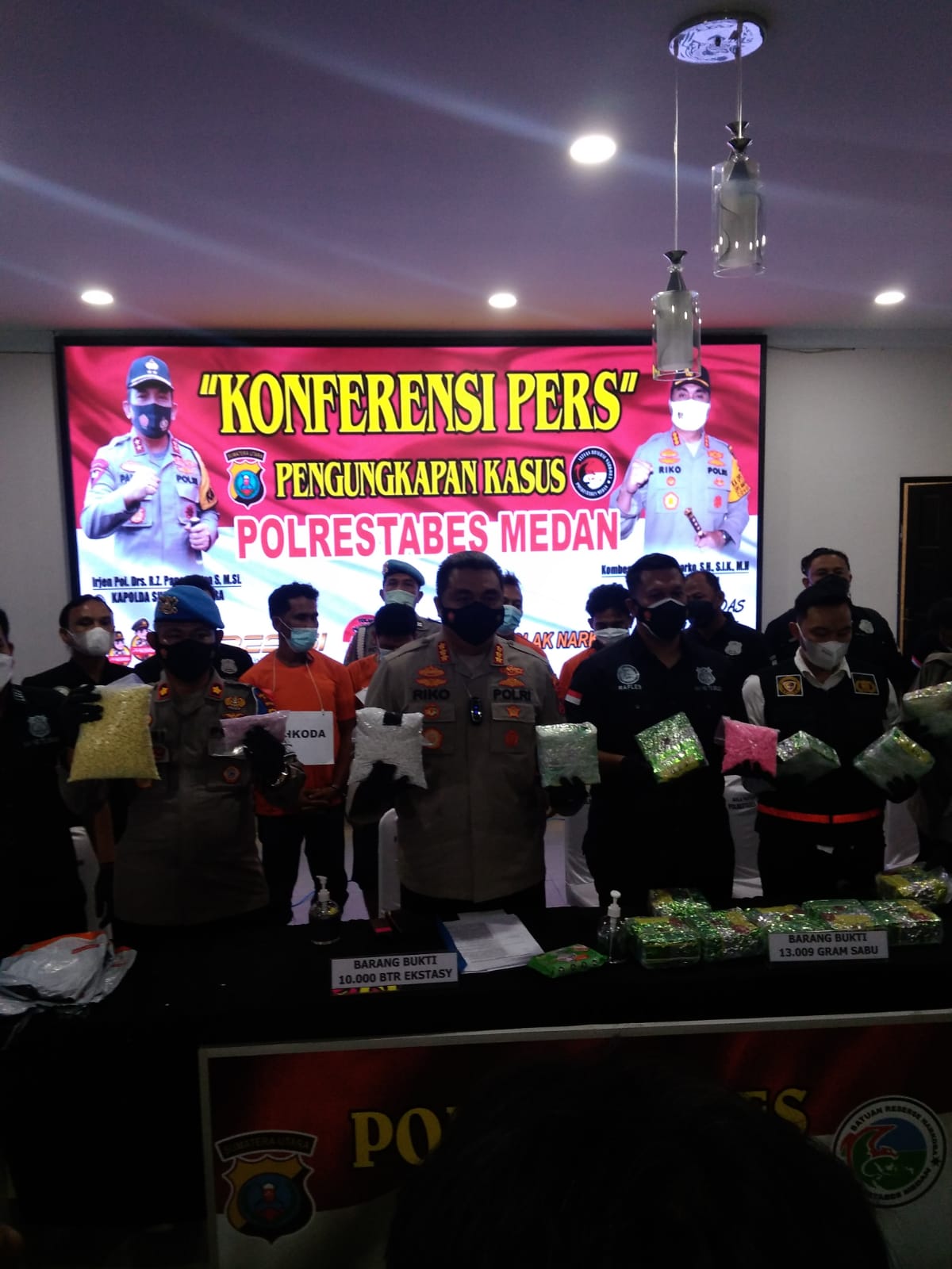 Polrestabes Medan Tangkap 4 Pelaku Sindikat Jaringan Narkotika Internasional, 13 Kilo Sabu dan 10 Ribu Pil ekstasi Dista