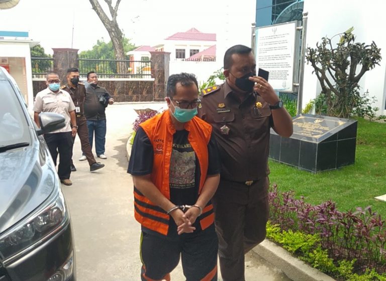 8 Tahun DPO,  Eks Kepala Bappeda Kota Medan Ditangkap Saat Belanja