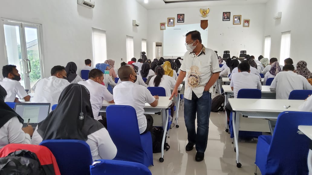 Kadisdik, Ilyas : Rasa Menyanyangi Pekerjaan Harus Tumbuh Dari Diri Sendiri.