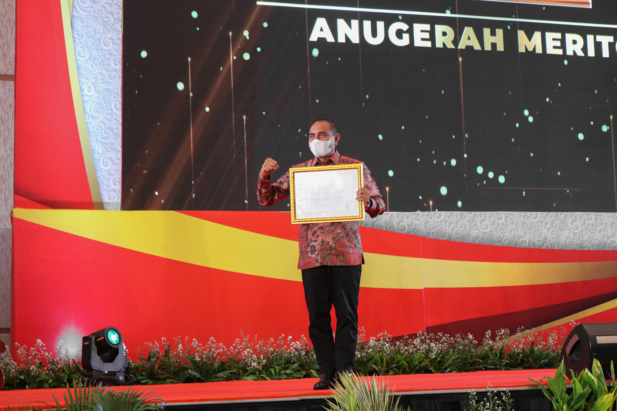 Gubernur Edy Rahmayadi Terima Anugerah Meritokrasi dari KASN