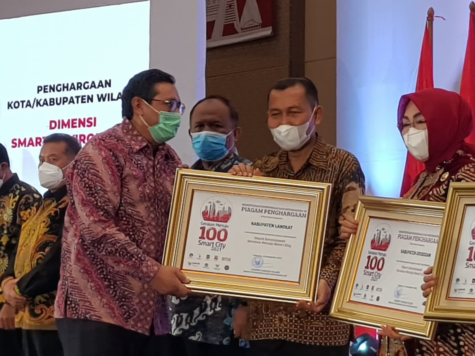 Langkat Terima Penghargaan Nasional dari Menteri Kominfo RI