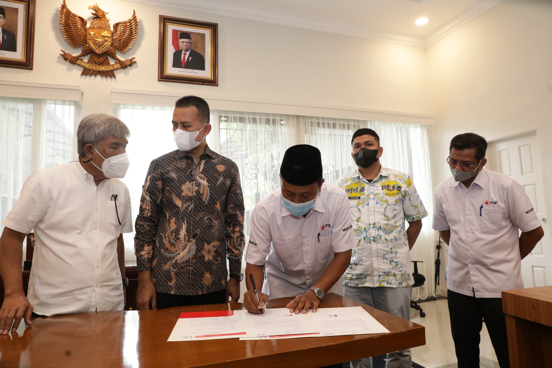 Serahkan Satu Unit Mobil Jenazah,  Musa Rajekshah: PMI Marelan Harus  Semakin Aktif Membantu Masyarakat