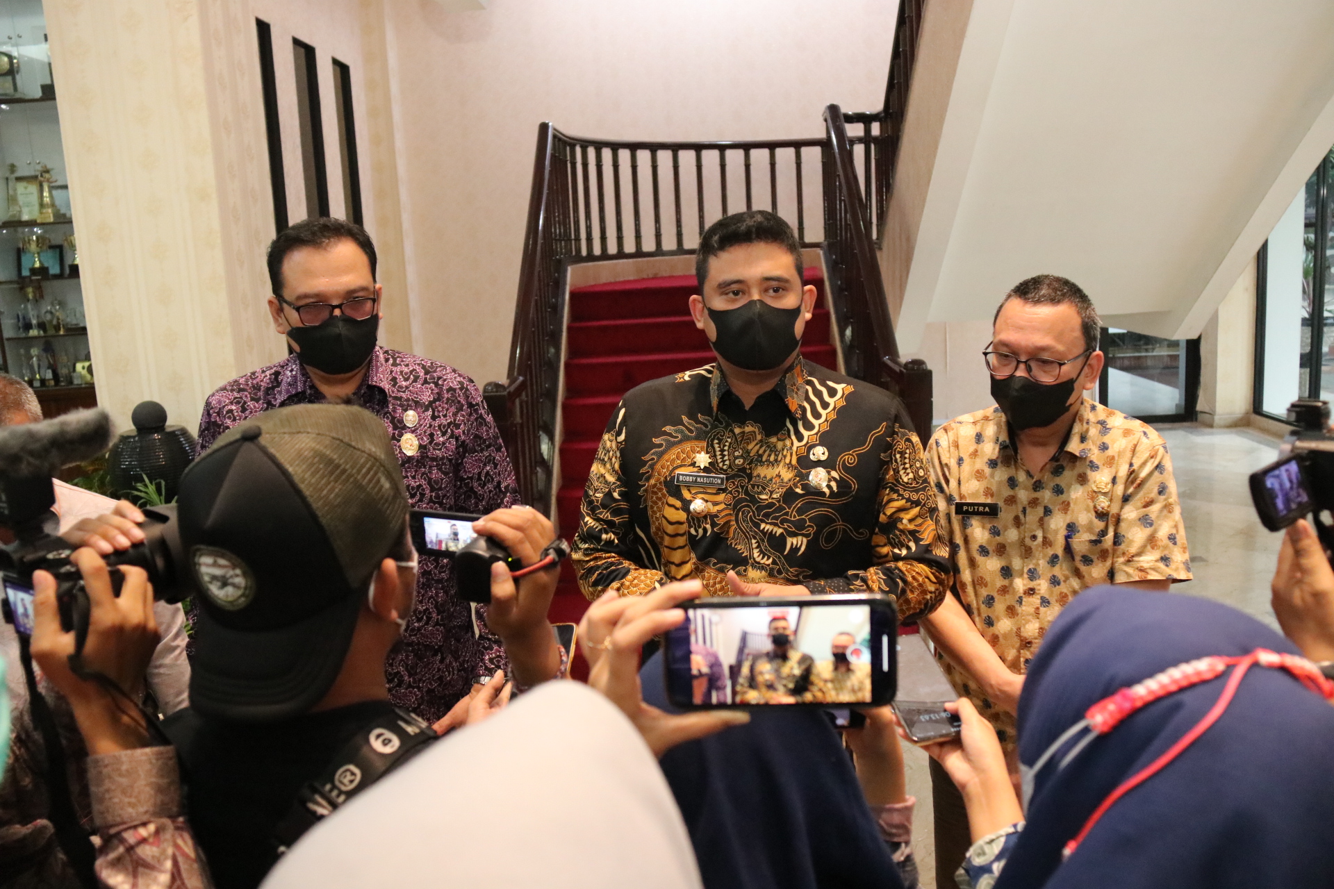 Target Vaksinasi Lansia Terpenuhi, Bobby Nasution : Senin, Vaksinasi Anak & Booster Dimulai
