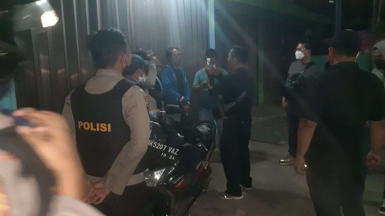 Kanit Reskrim Polsek Medan Area dan Panit Ii Reskrim Bersama Personil Gabungan Gelar Patroli Antisipasi 3C, Pekat dan Narkoba