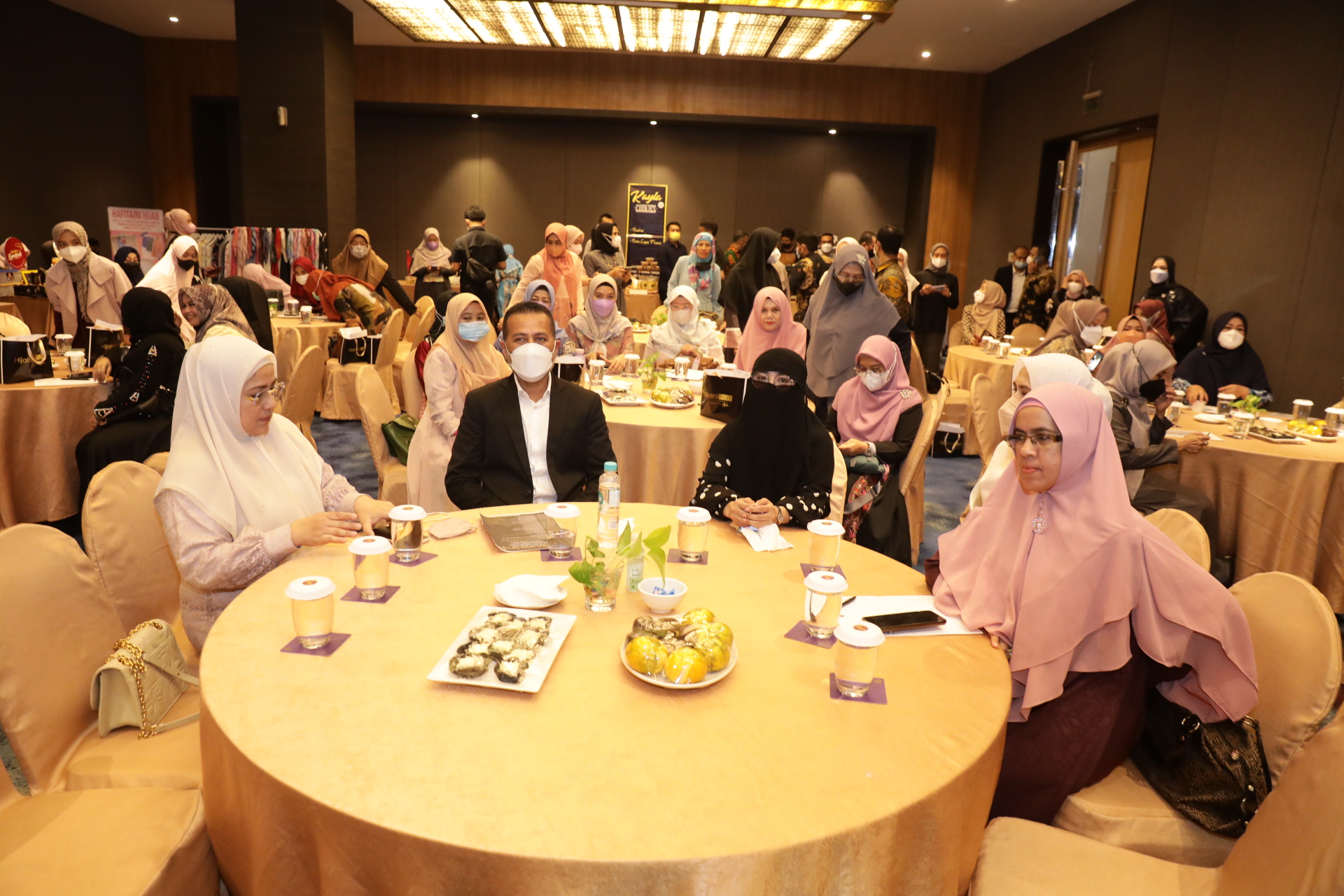 Gelar Bazar UMKM dan Edukasi Produk Halal,  Musa Rajekshah Apresiasi Hijabers Mom Medan