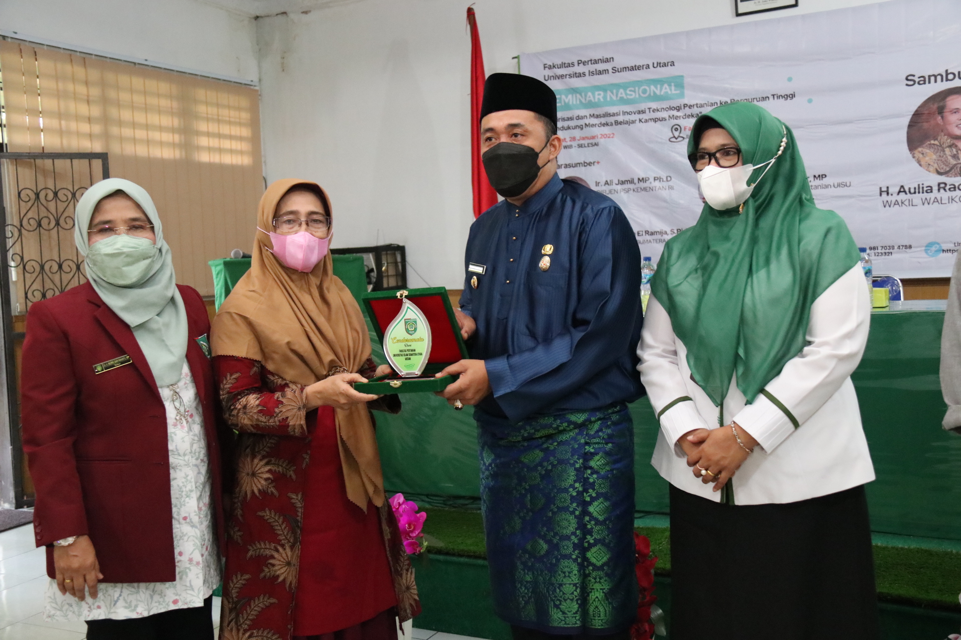 Pemko Medan Apresiasi Seminar Nasional FP UISU, Aulia Rachman: Pengembangan Inovasi Pertanian Sangat Diperlukan