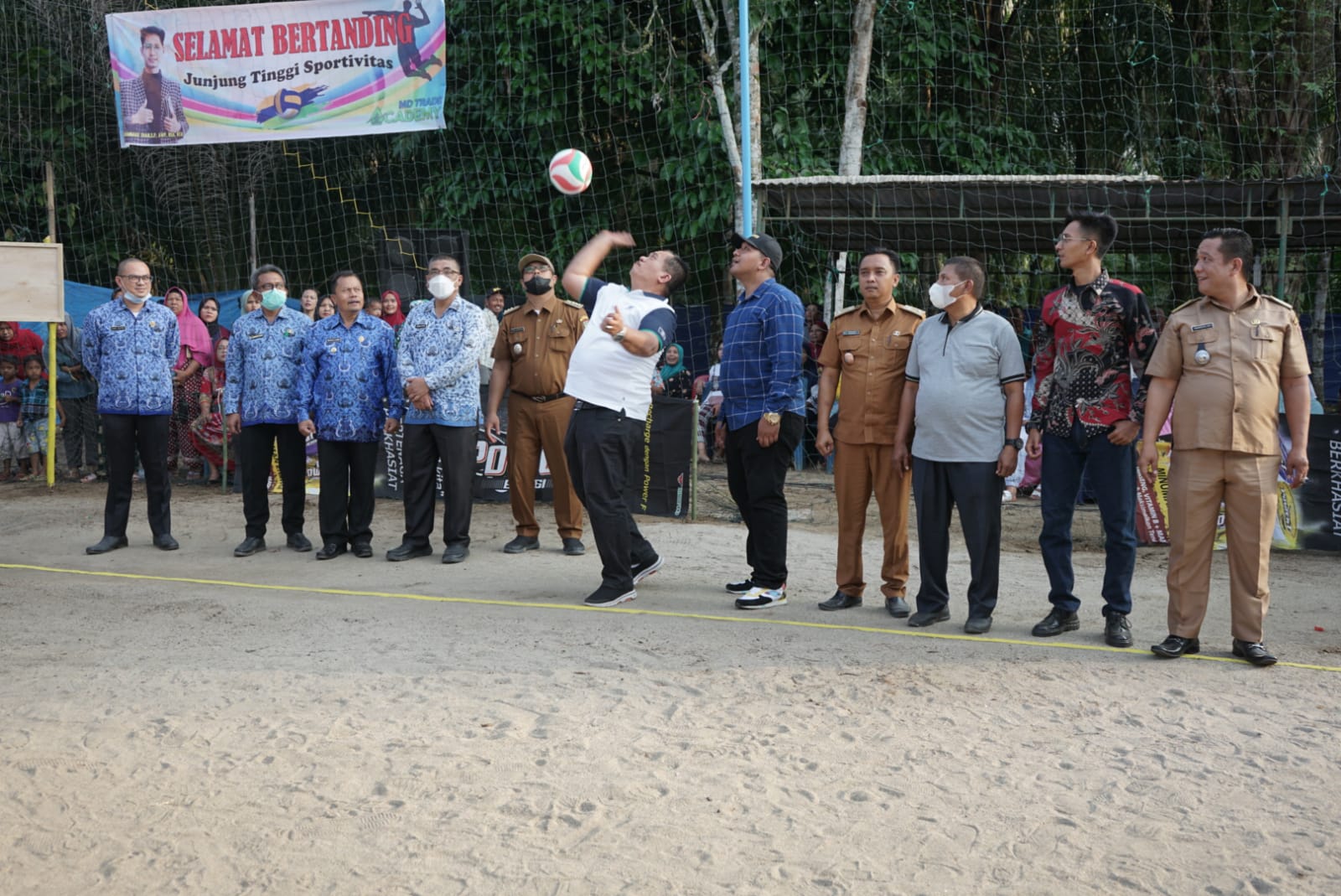 Wabup Asahan Buka Semi Open Tournament Bola Volly Joko Cup I 2022