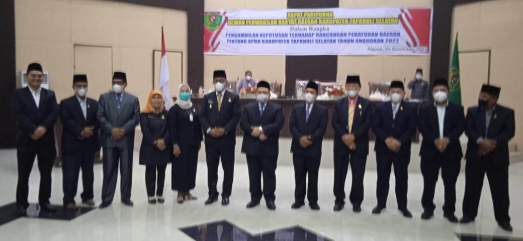 DPRD Tapsel Sahkan Perda APBD 2022 Pada Sidang Paripurna Dihadiri  31 Anggota DPRD Tapsel,Bupati dan Wakil Bupati Tapsel