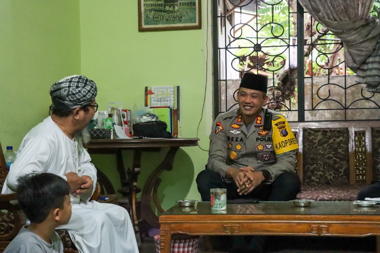 Kapolres Madina Sambangi Kediaman Buya Ibrahim.