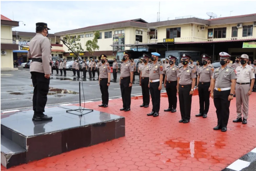 Kapolda Sumut Pimpin Upacara Kenaikan Pangkat 447 Personil Poldasu