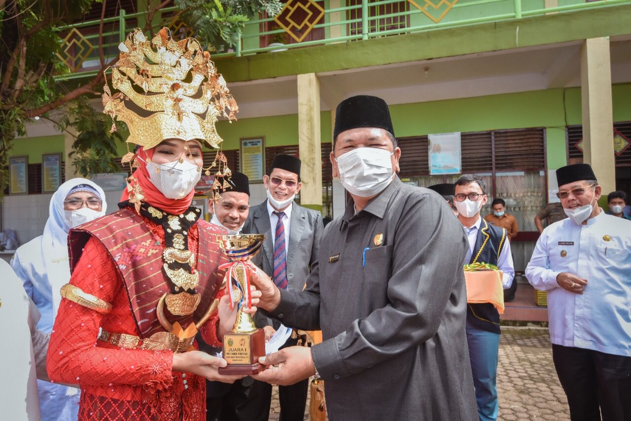 Walikota Padangsidimpuan Irsan Efendi Nasution SH Pimpin upacara bendera Peringatan HAB ke-76