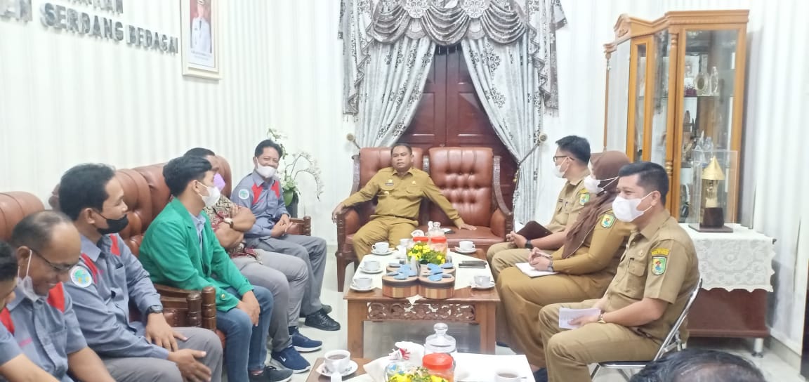 Semarakkan HUT ke-18 Sergai, IWO Bersama Gabungan Ormas Gelar Sepeda Santai Dan Vaksinasi Dosis II