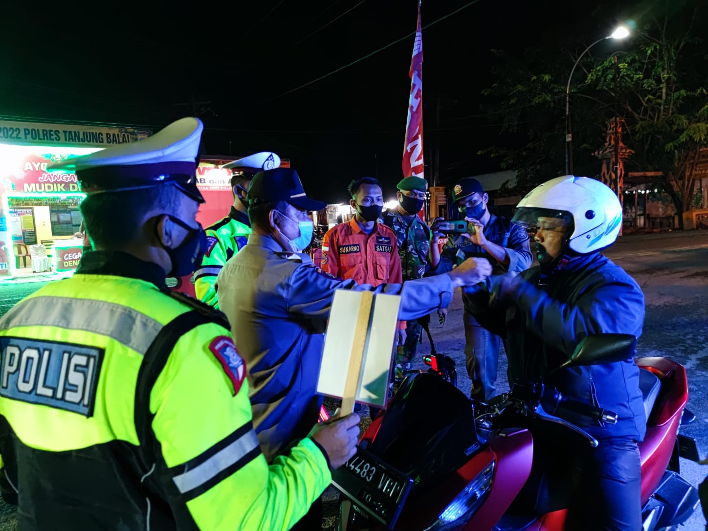 Polres Tanjung Balai Giat Penerapan PPKM Melalui KRYD di Pos PAM Batu 7 Tanjung Balai