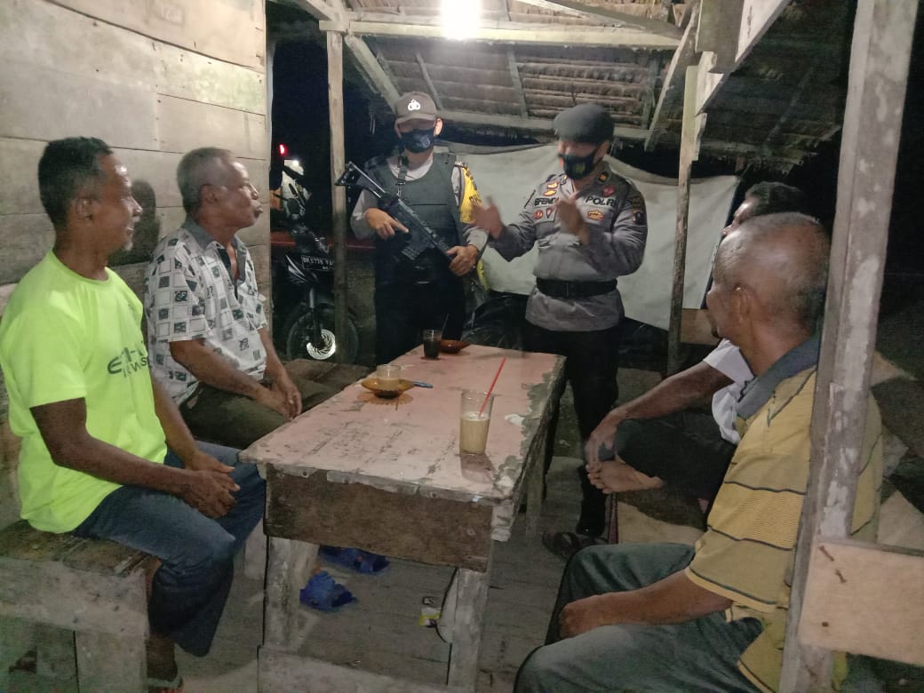 Personel Polsek Sei Kepayang Polres Asahan Patroli Blue Light Sekaligus Himbauan Adaptasi Kebiasaan Baru