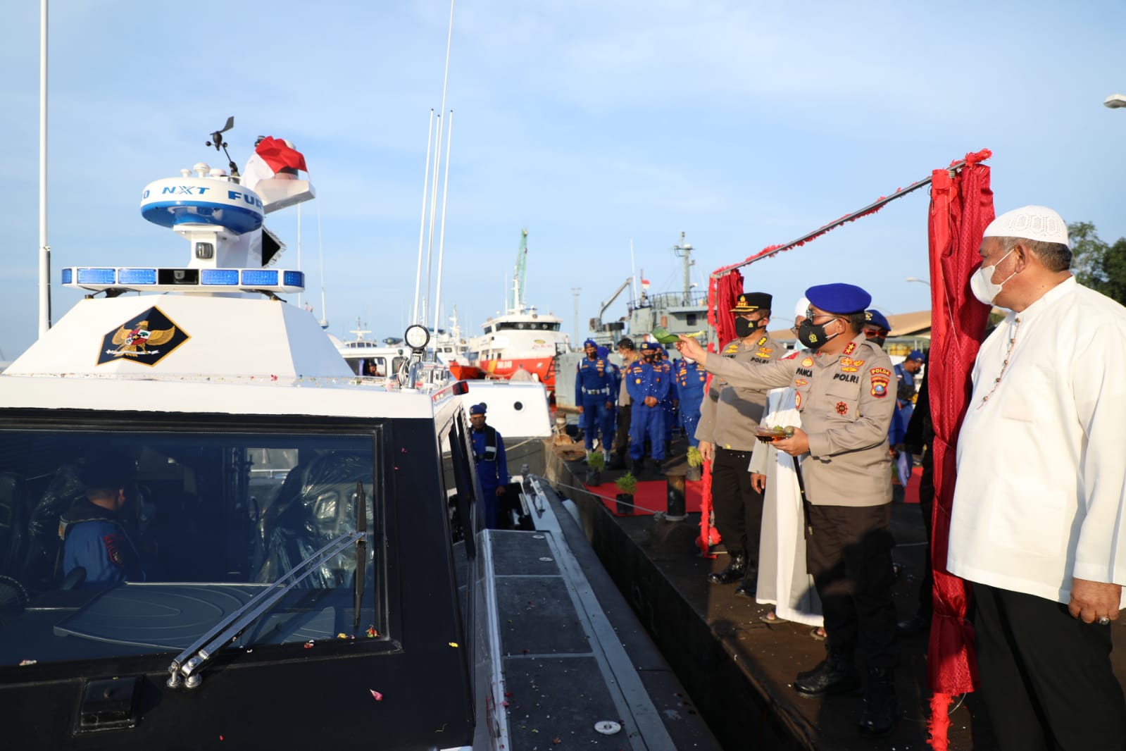 Kapolda Sumut Meresmikan Pengoperasian Kapal Patroli Cepat Polairud di Kawasan Danau Toba