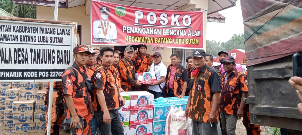 MPC PEMUDA PANCASILA Padang Lawas Bantu Korban Bencana Banjir Bandang