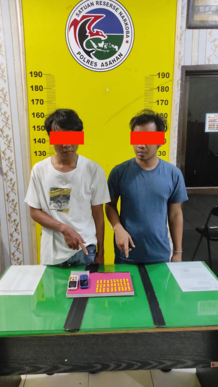 Petugas Satres Narkoba Polres Asahan Amankan 2 Pria Pengedar 100 Butir Pil Ekstasi