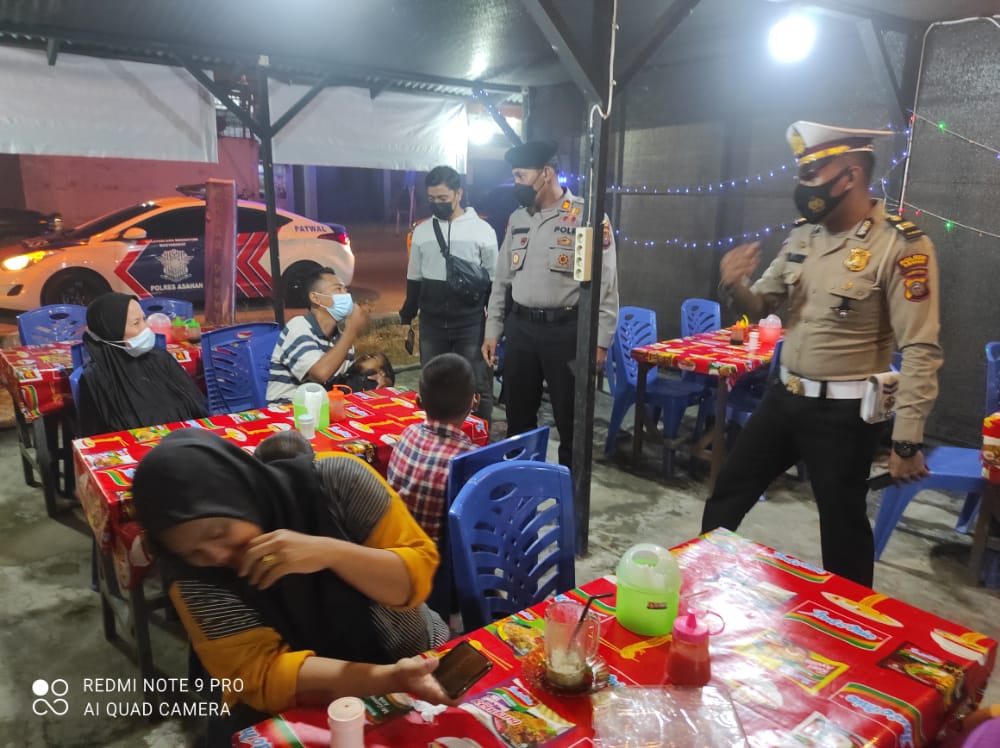 Terapkan Prokes, Personel Polres Asahan Gelar Ops Yustisi di 5 Lokasi