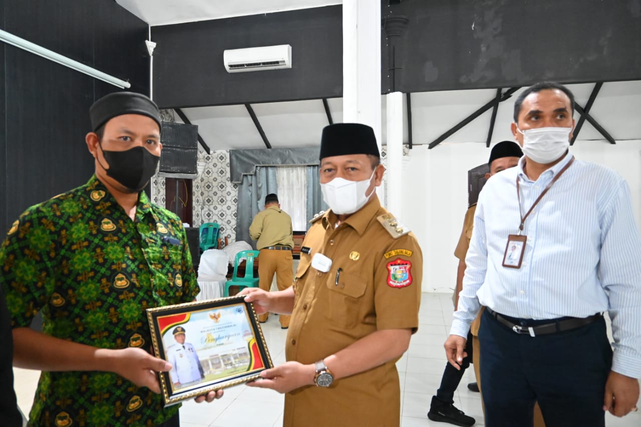 Pemkot Tanjungbalai Serahkan Bantuan Insentif Kepada 1750 Guru Mengaji hingga Guru Sekolah Minggu