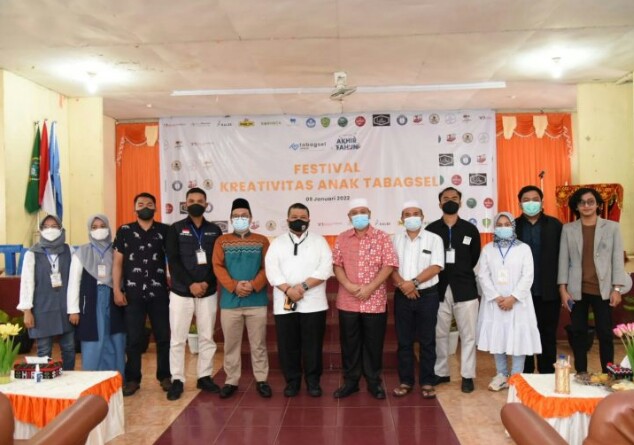 Bupati Tapsel Hadiri Festival Kreativitas Anak Tabagsel  