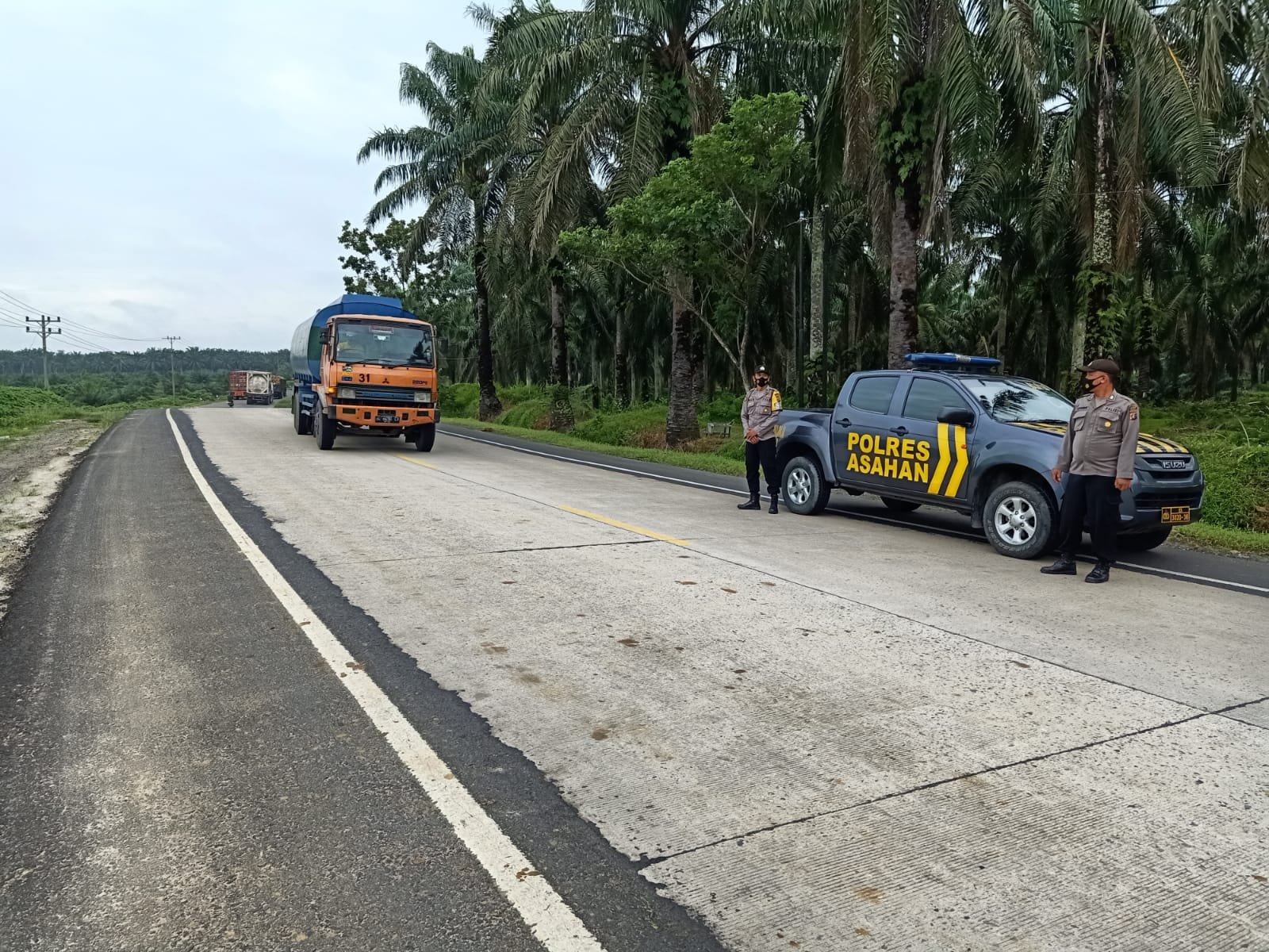 Personel Polsek Pulau Raja Polres Asahan Patroli Antisipasi 3C dan Himbauan Pencegahan Covid-19