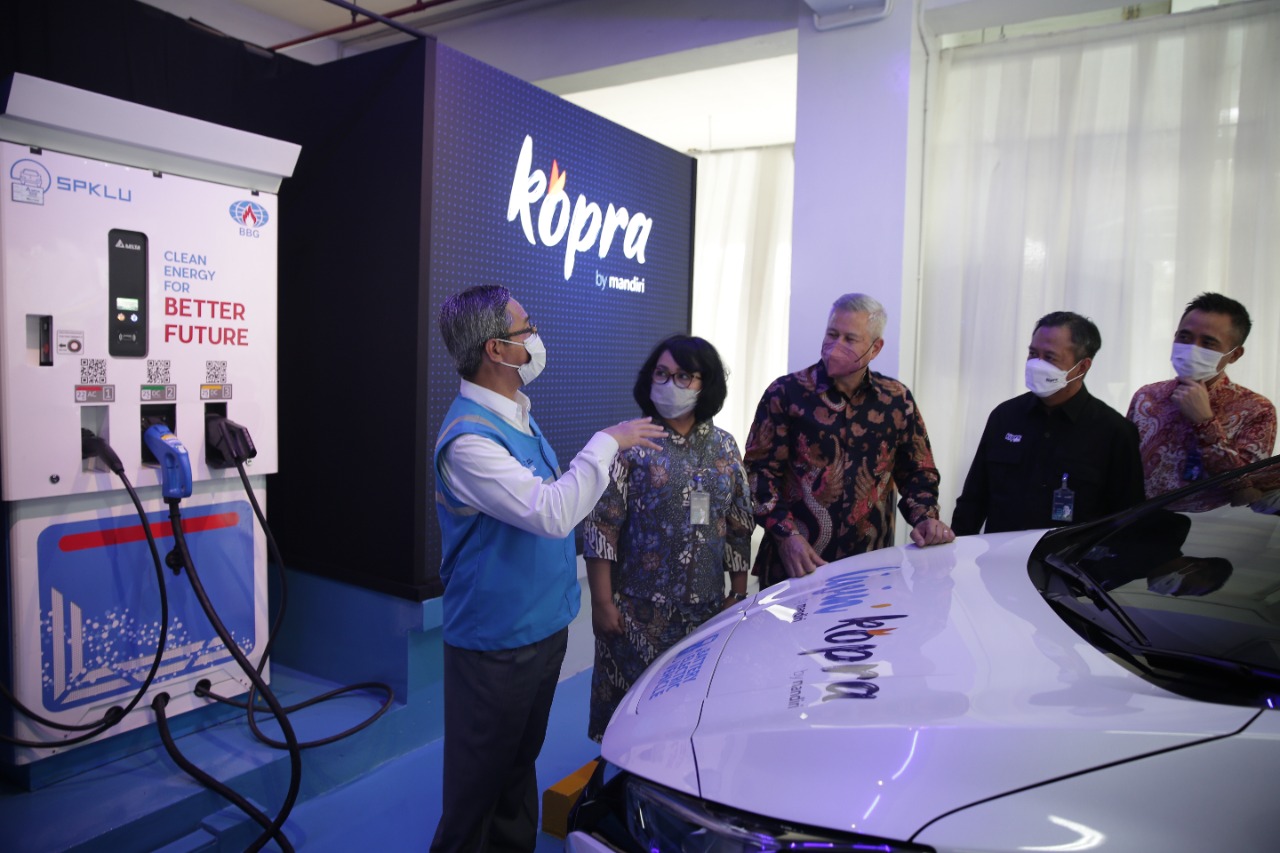 PLN Apresiasi Bank Mandiri Hadirkan SPKLU