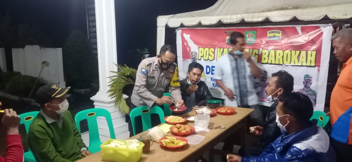 Tingkatkan Kamtibmas Aman dan Nyaman, Polsek Air Joman Polres Asahan Patroli Pos Kamling Barokah