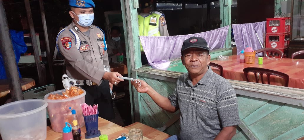 Terapkan Prokes Kepada Warga, Polres Tapsel Gelar Operasi Yustisi Malam Hari