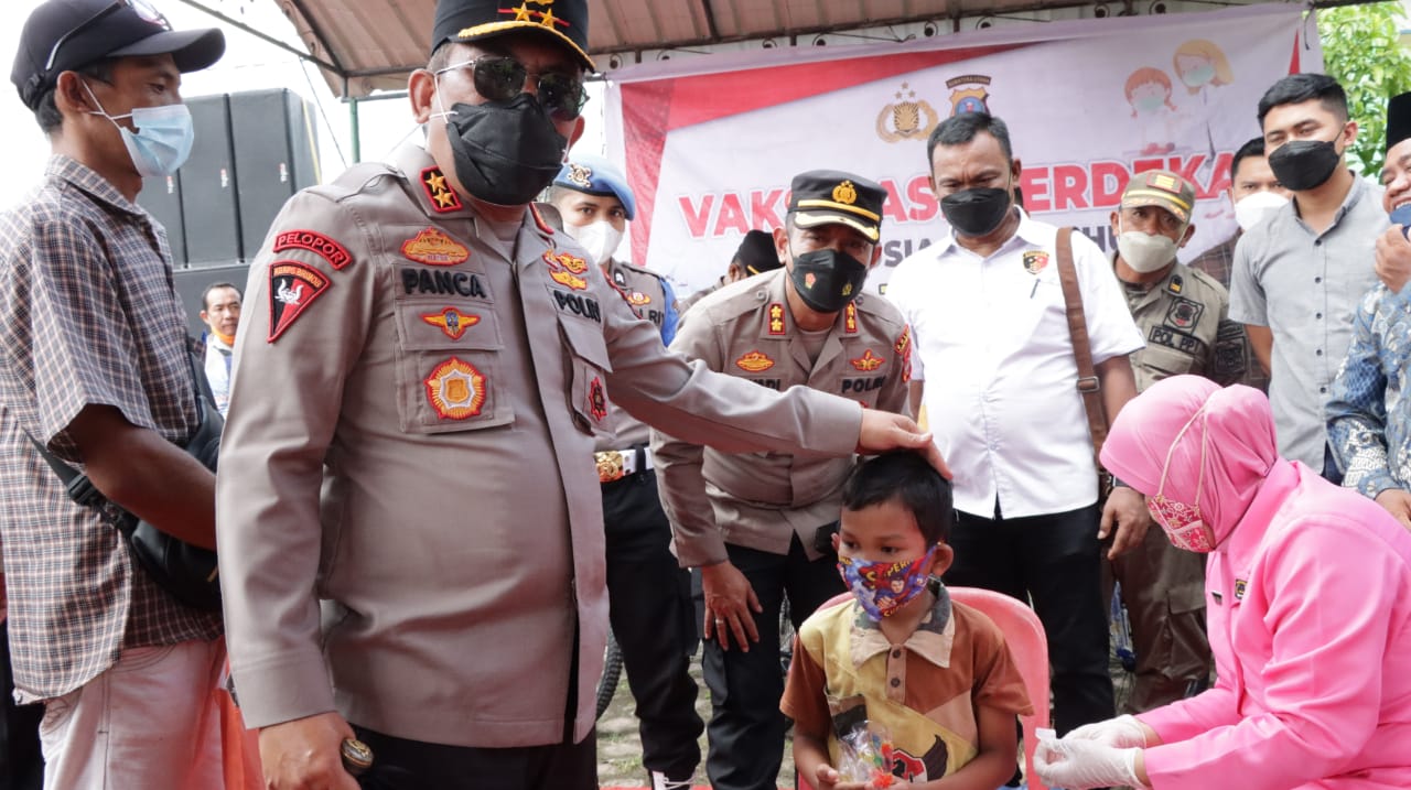 Bersama Forkopimda, Kapolres Tanjung Balai AKBP Triyadi dampingi Kapoldasu dan Rombongan Meninjau Vaksinasi Merdeka Anak di Kota Tanjung Balai