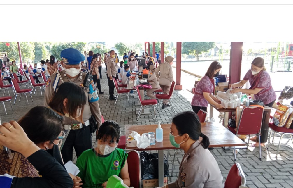 Kejar Target!! Polsek Patumbak Gelar Vaksin ke Sekolah Yayasan Perguruan Prima One School