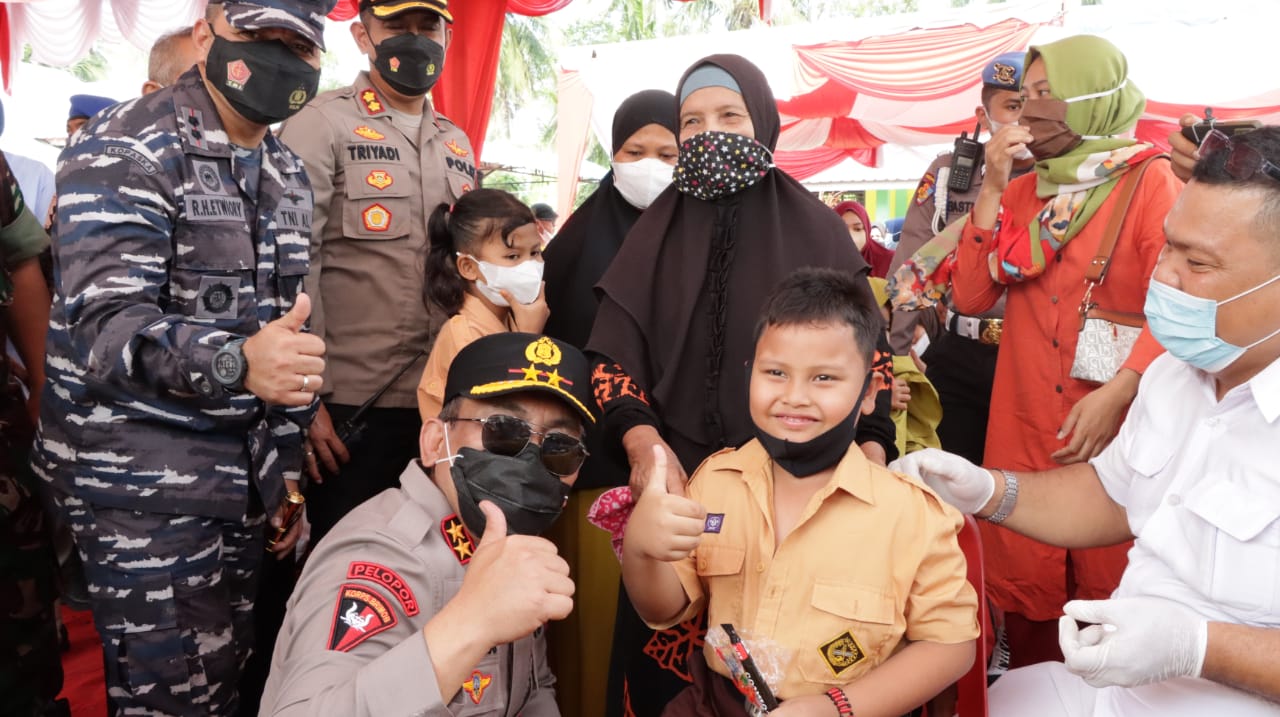 Polsek Air Joman Polres Asahan Bersama UPTD Puskesmas Vaksinasi 170 Orang Murid SDN 010244 Desa Punggulan