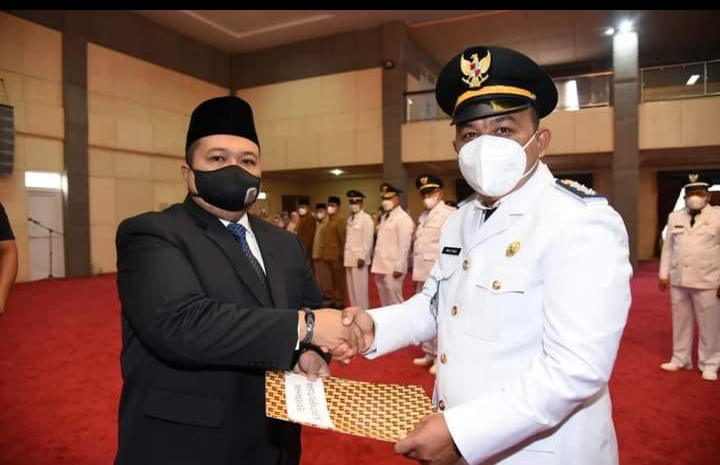 Bupati Tapsel Lantik 36 Pejabat Administrator,Pengawas Dan Kepala Sekolah
