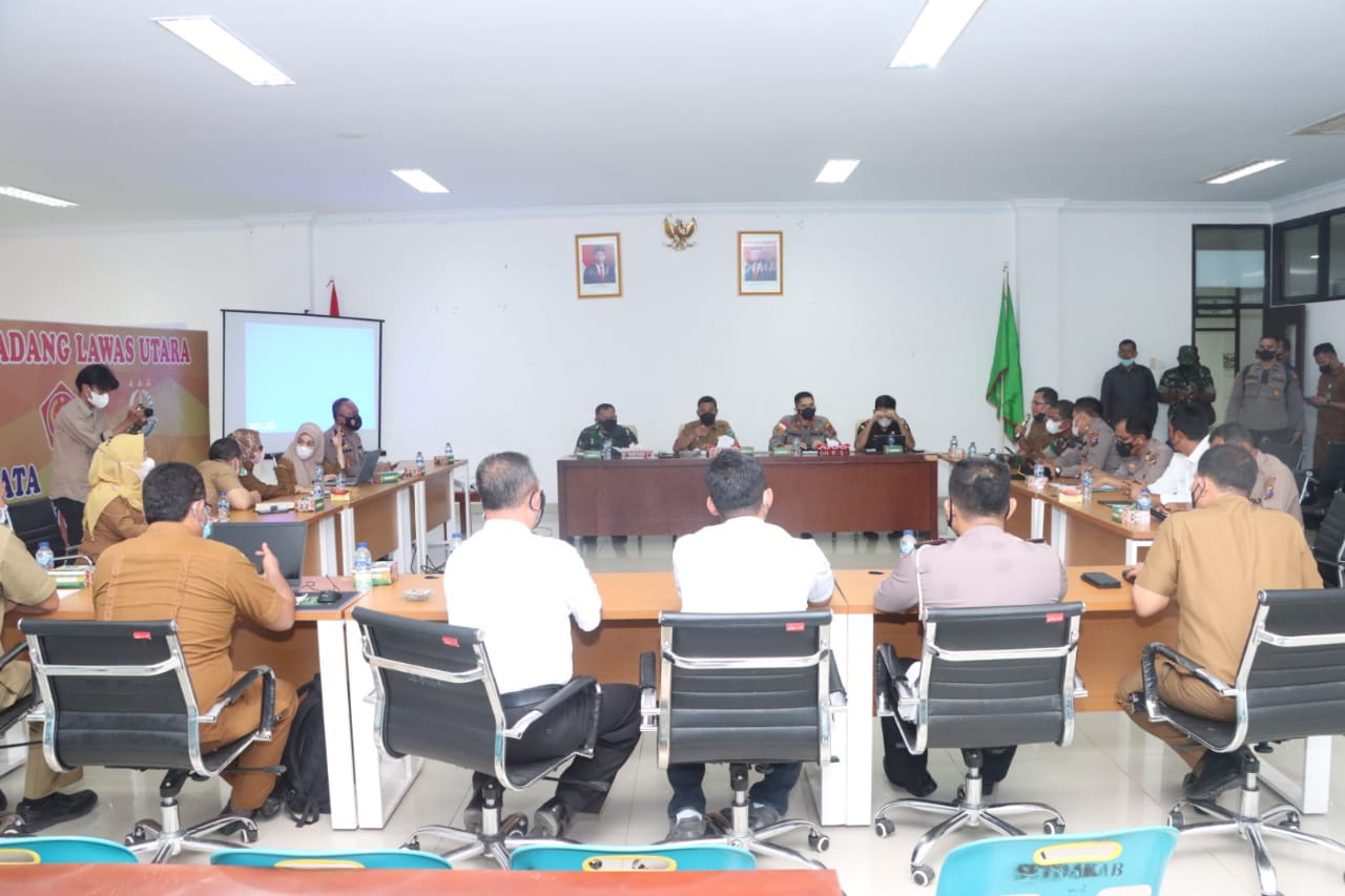 Kapolres Tapsel Bersama Forkopimda Paluta Pimpin Anev Penanganan Penyebaran Virus Covid - 19