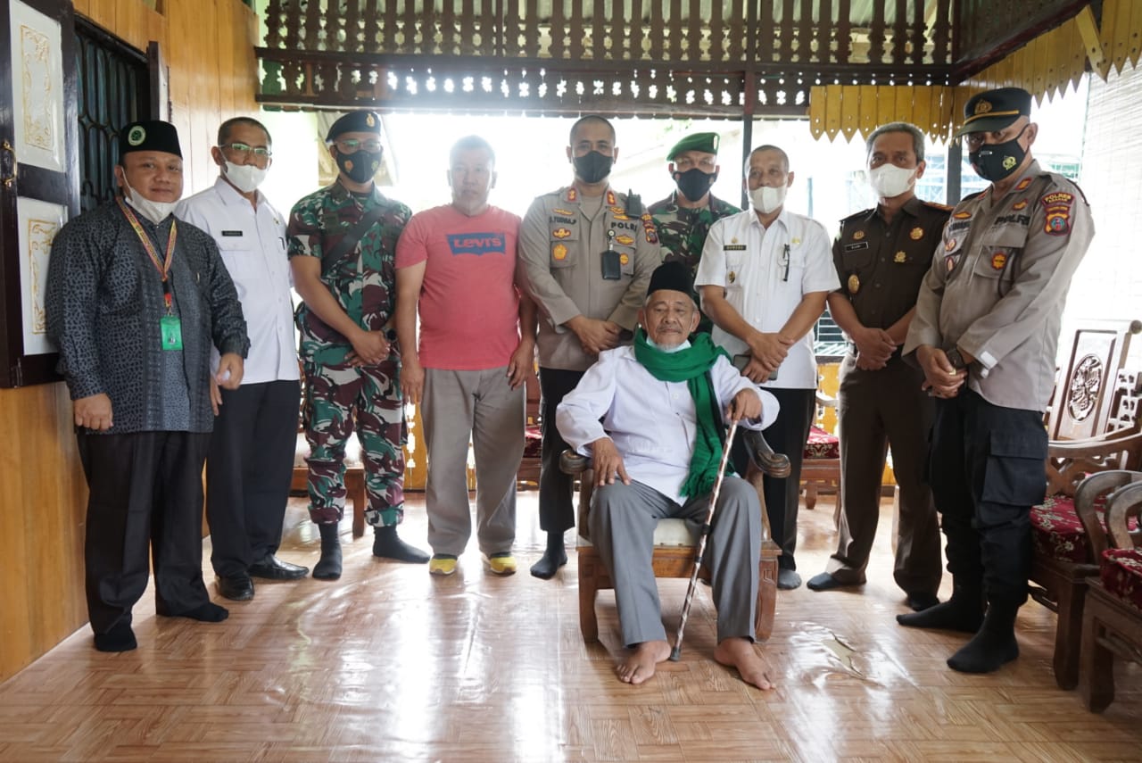 Polisi Rindu Masyarakat, Kapolres Asahan Berikan Edukasi di Pesantren Daarul Hikmah tentang Pentingnya Vaksinasi